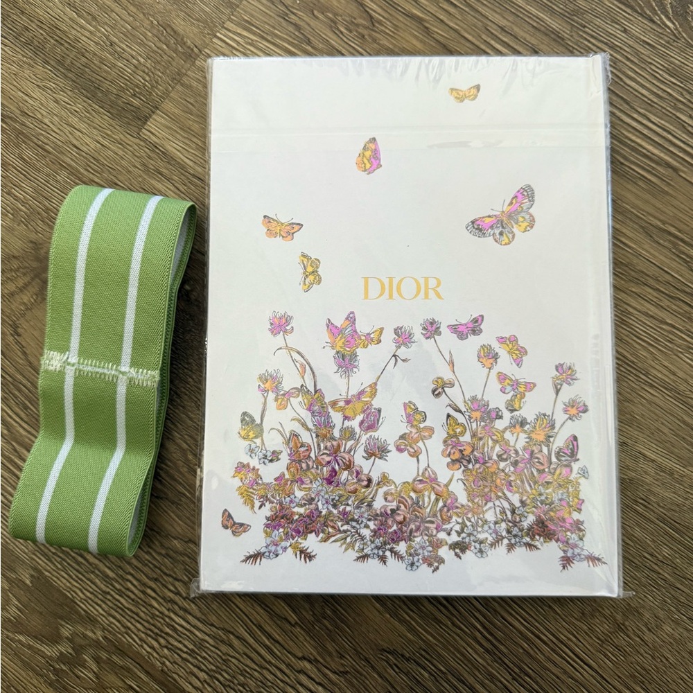 Christian Dior Floral Notebook - Picture 4 of 5